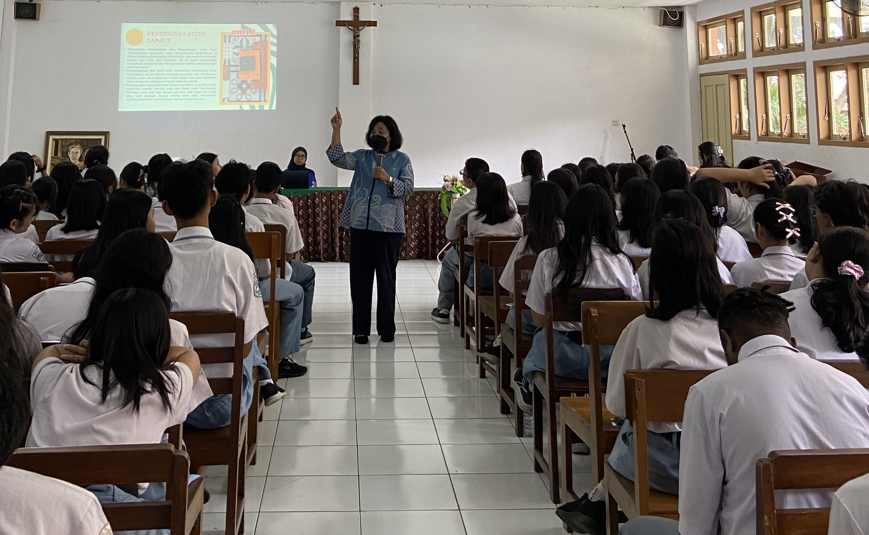 Pemaparan materi dosen